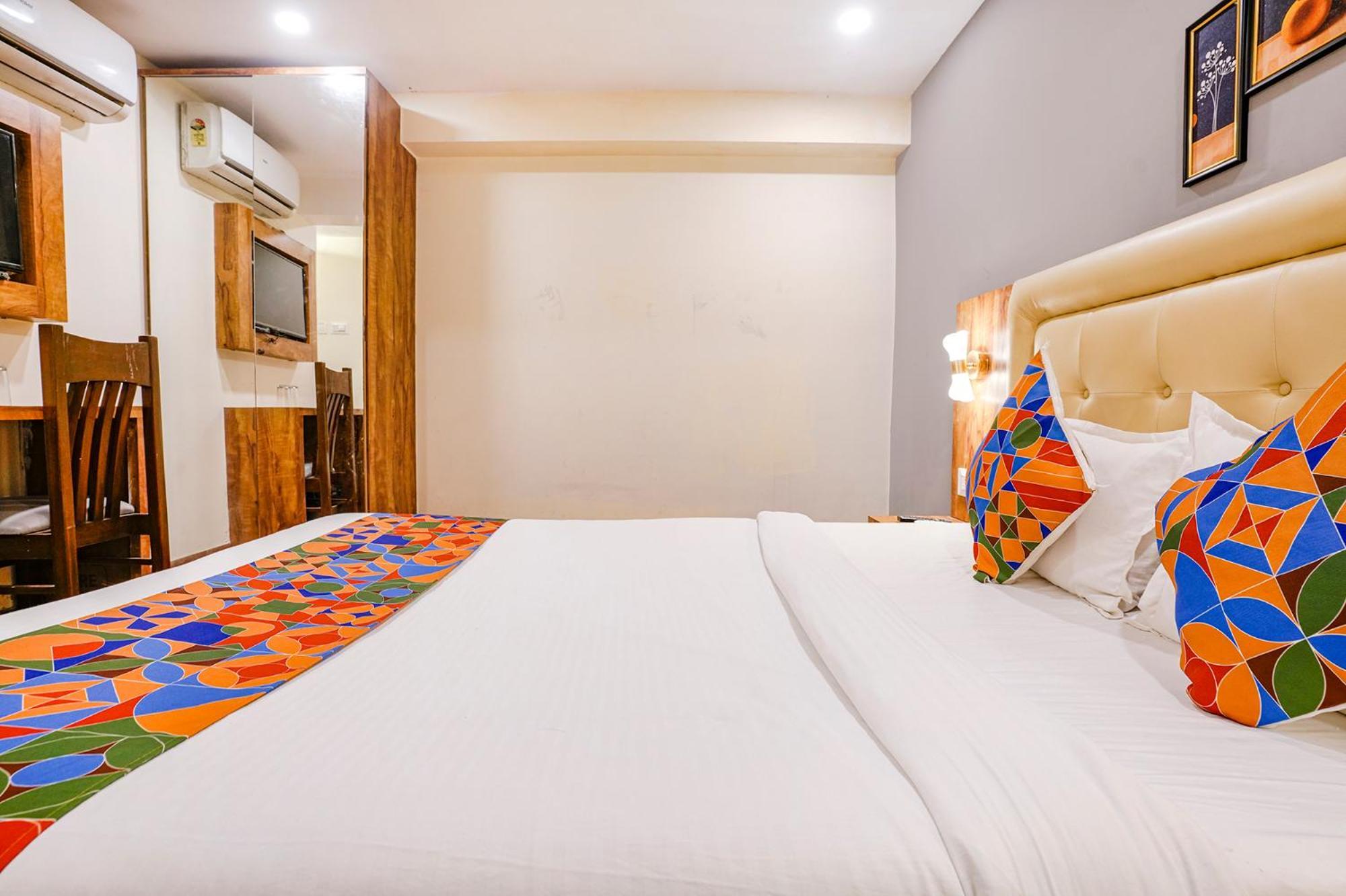 Fabhotel Grand Prime Nr Nesco Hotel Bombay Esterno foto