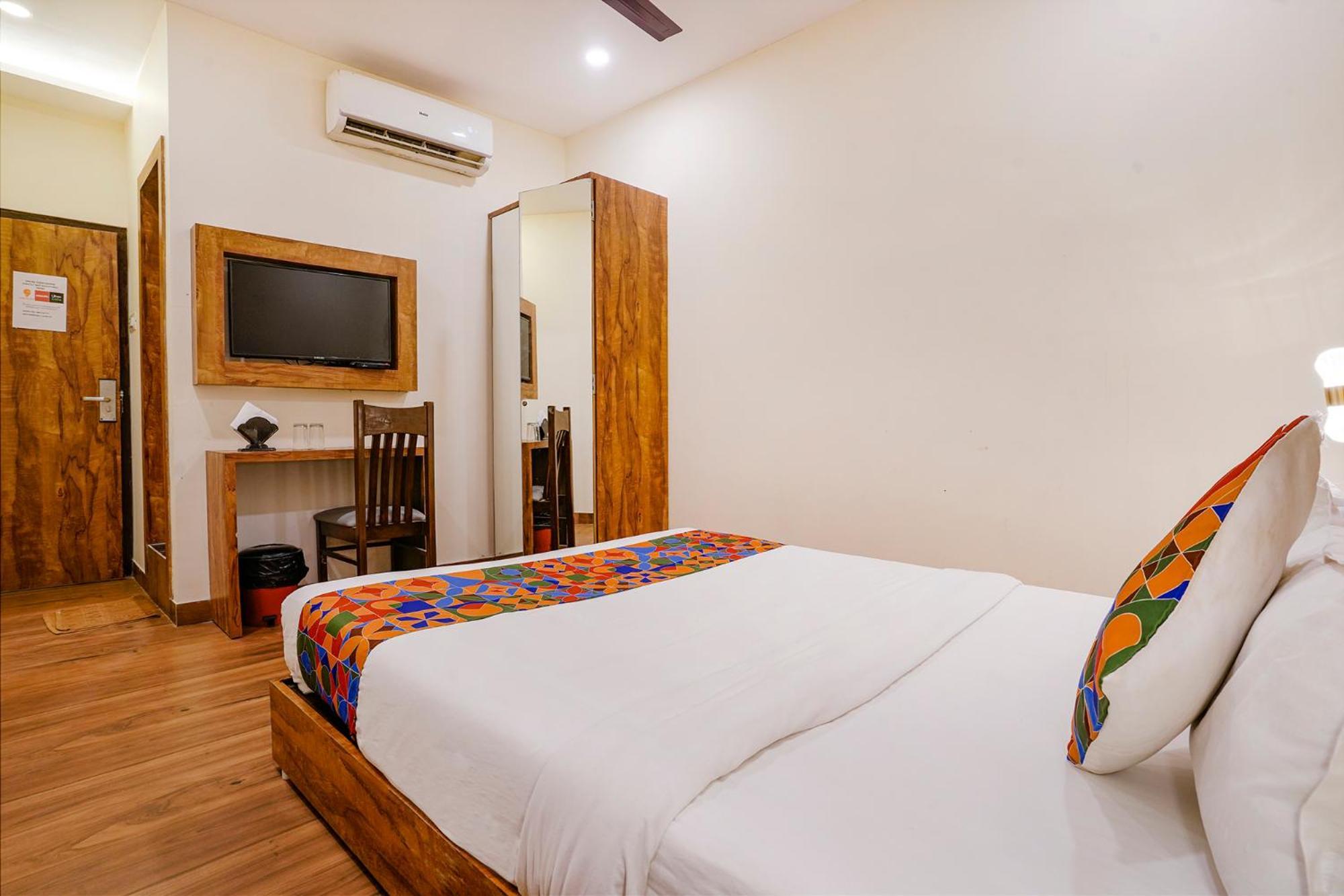 Fabhotel Grand Prime Nr Nesco Hotel Bombay Esterno foto