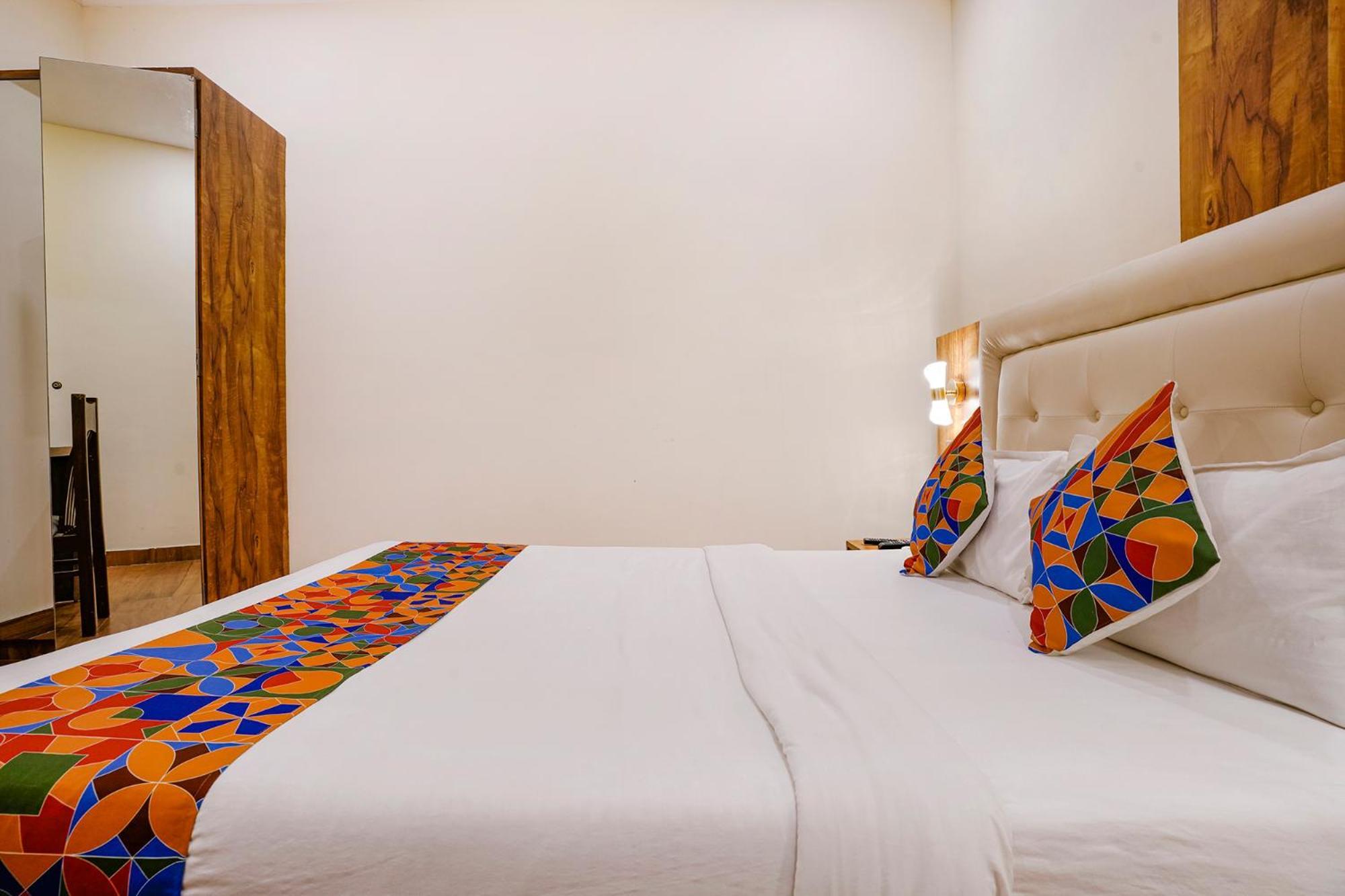 Fabhotel Grand Prime Nr Nesco Hotel Bombay Esterno foto