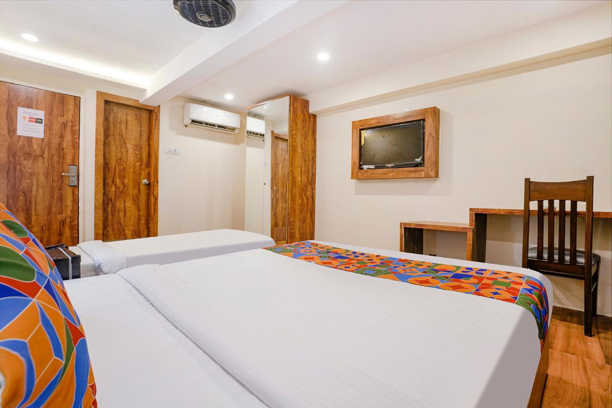 Fabhotel Grand Prime Nr Nesco Hotel Bombay Esterno foto