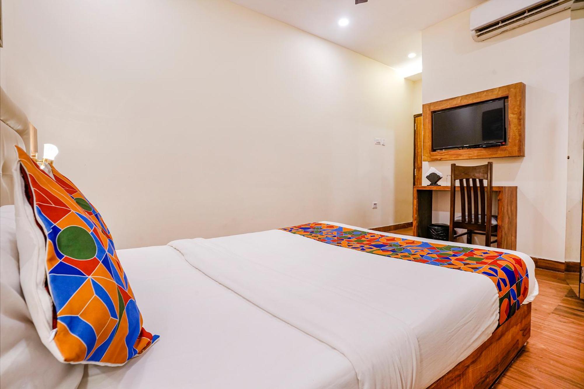 Fabhotel Grand Prime Nr Nesco Hotel Bombay Esterno foto
