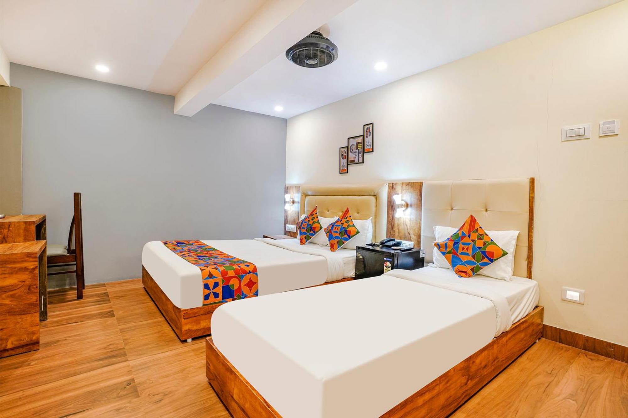 Fabhotel Grand Prime Nr Nesco Hotel Bombay Esterno foto
